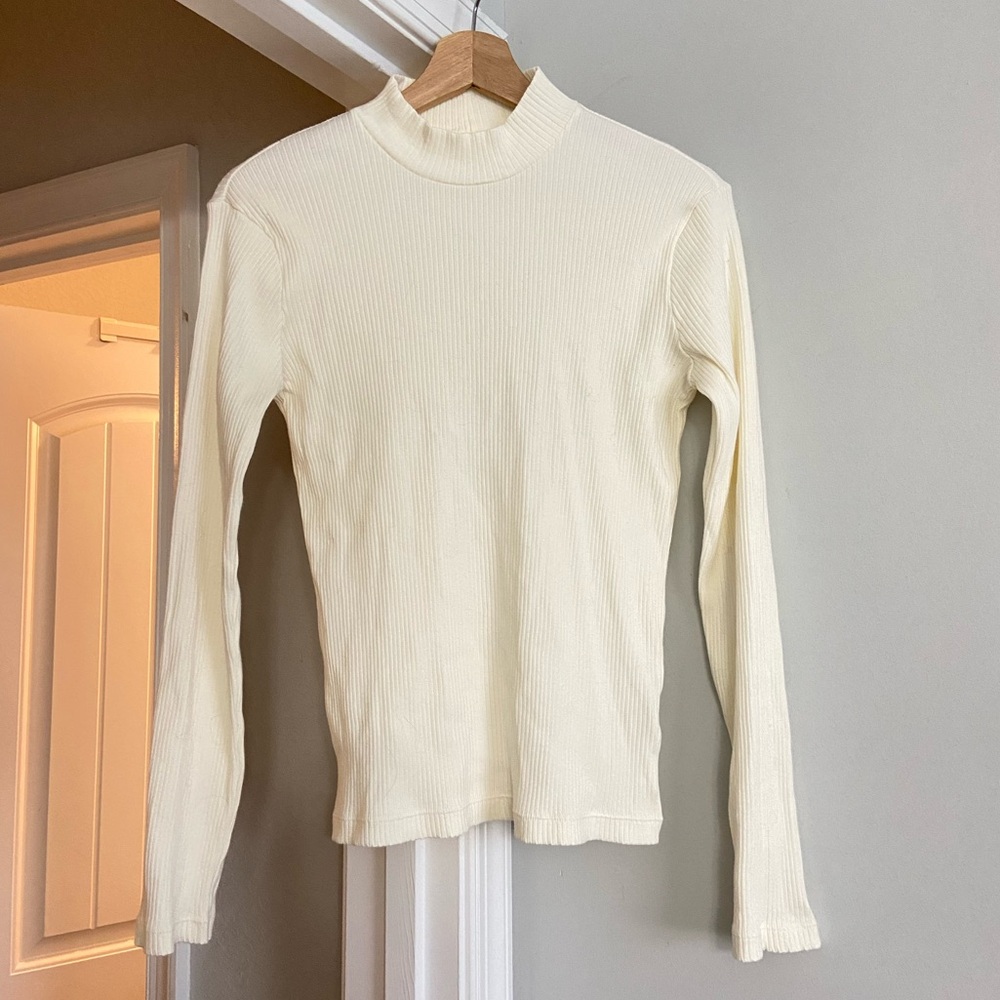 NWOT Uniqlo ribbed longsleeve shirt